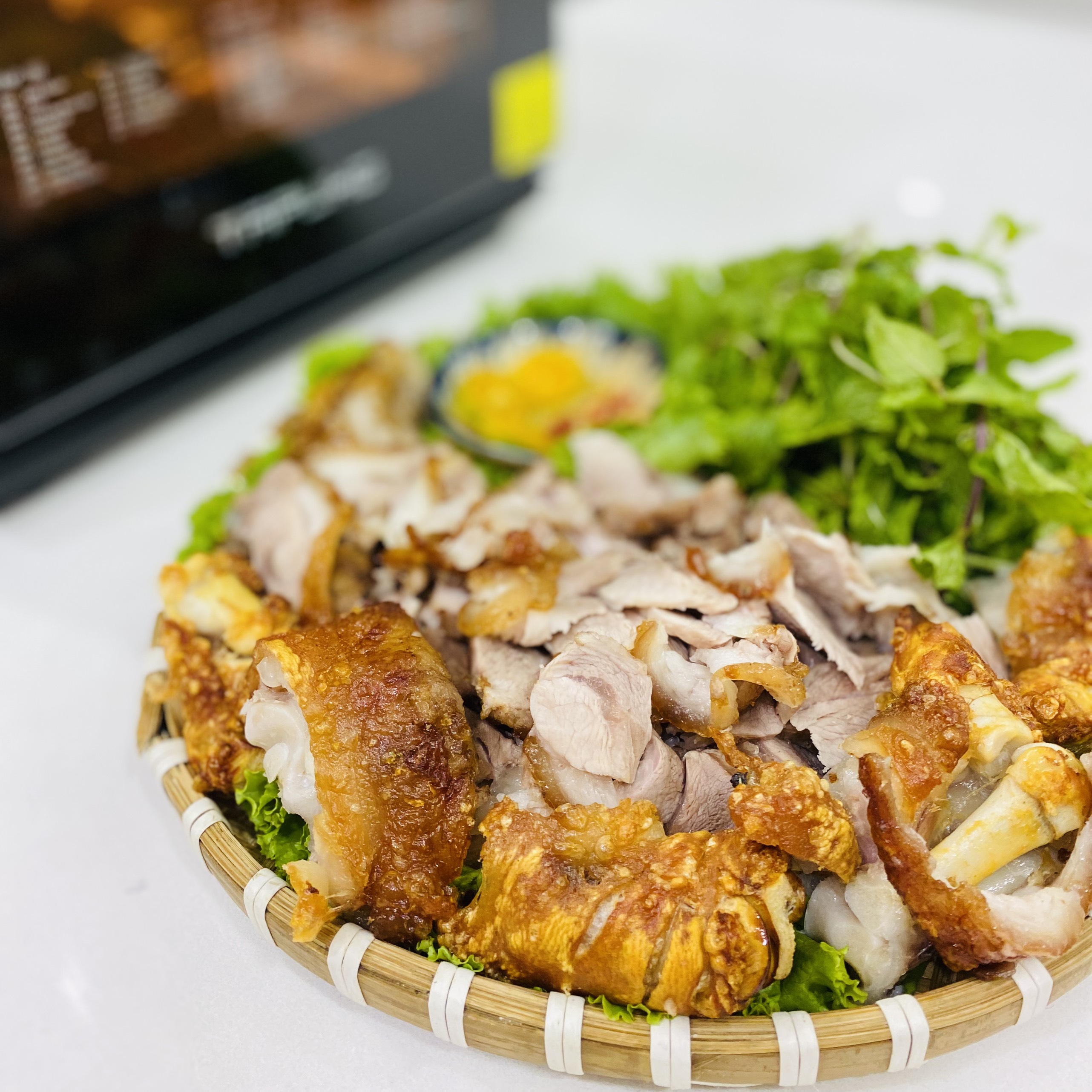 Cuối tuần trổ tài làm món chân giò heo muối chiên giòn với nồi chiên hơi nước Tapuho