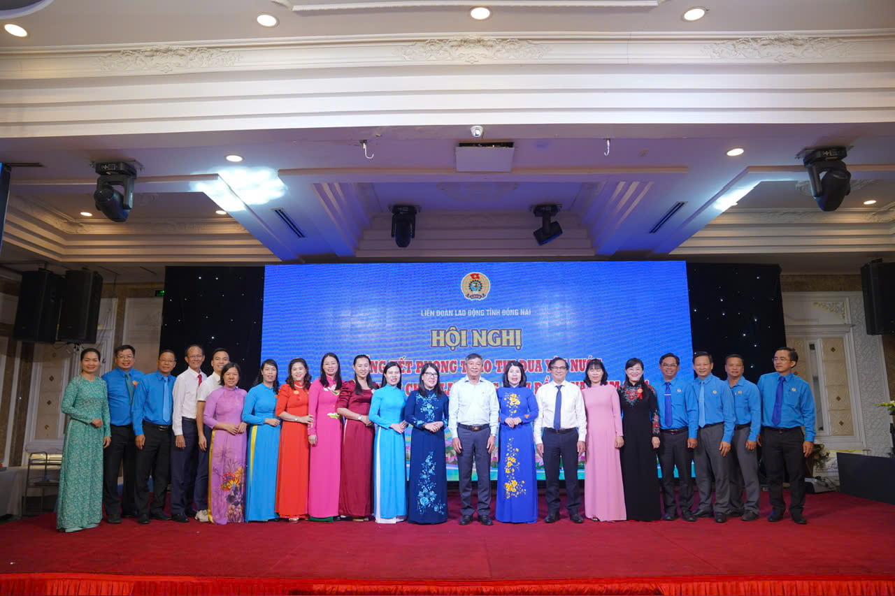 TAPUHO THAM DỰ HỘI NGHỊ TỔNG KẾT PHONG TRÀO THI ĐUA YÊU NƯỚC TRONG CÔNG NHÂN, VIÊN CHỨC, LAO ĐỘNG TỈNH ĐỒNG NAI NĂM 2024